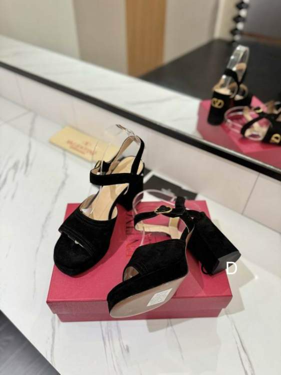 Picture of Valentino Shoes _SKUVALENTINOsz35-4010CMGDT080220185